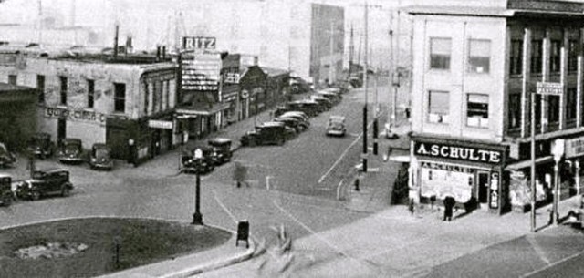 Temple Theatre - From Cinema Treasures - Theater On Left (newer photo)
